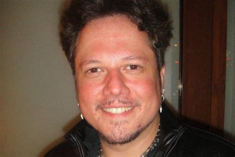 Ricardo bueno is an actor, known for emília (2015). Morre Ricardo Bueno, ex-vocalista da banda Dominó - Área VIP
