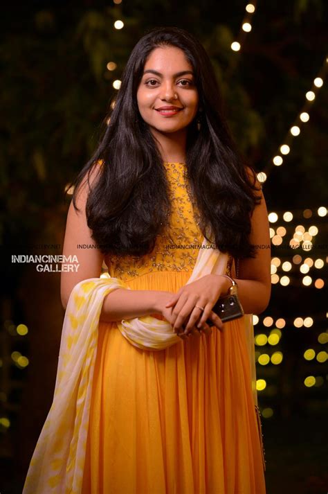 Thoroughbred pedigree for sunny lane, progeny, and female family reports from the thoroughbred horse pedigree query. Ahaana Krishna At Sunny Wayne Reception 4