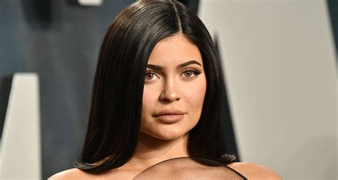 Kylie Jenner Shuts Down Rumors That Shes Given Birth Kylie Jenner
