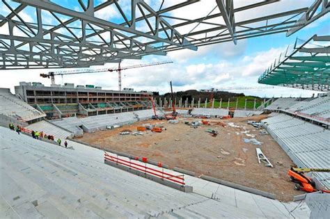 As selected by voters in the 2015 referendum, the city of freiburg decided to build a brand new football stadium in wolfswinkel area, beside a local airport. Zeitplan für das neue SC-Stadion bleibt sehr sportlich ...