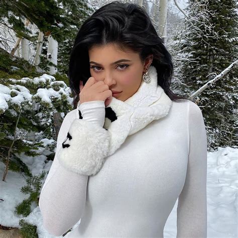 Kylie Jenners Vintage Chanel Accessories In The Snow Popsugar Fashion