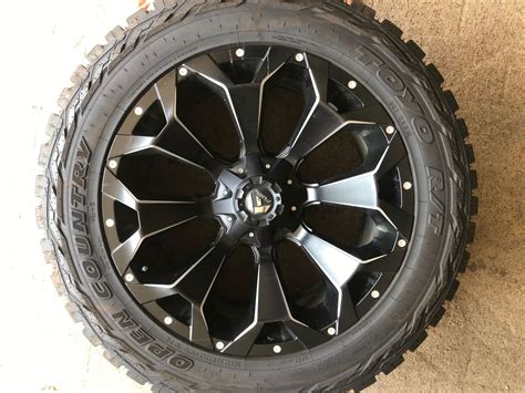 Soldfs Fuel Assault 22x10 Toyo Open Country Rt 35x1250r22 Ford