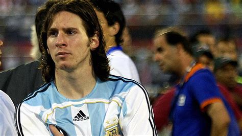 Los 35 Años De Messi En Fotos De La Pulga Que Asombraba Con Su Habilidad A Convertirse En El