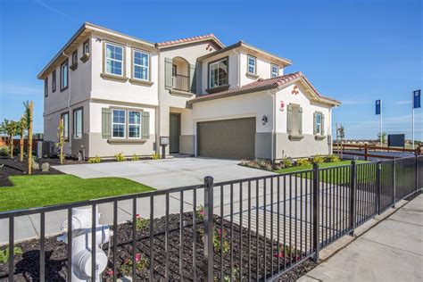 If you're contemplating investing in a major remodeling project, the following 10 home improvement projects provide the best return on investment for homes nationwide, according to remodeling magazine's 2019 cost vs. Quick and Easy Fall Home Improvement Projects - Discovery ...