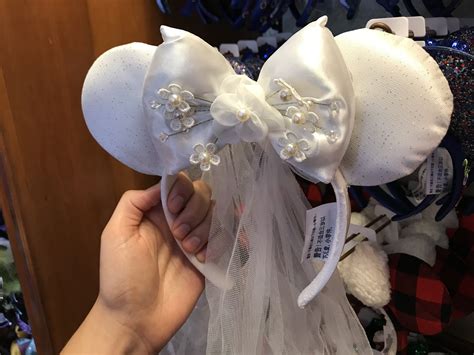 Photos Find True Love With New Bridal Minnie Ear Headbands At Walt