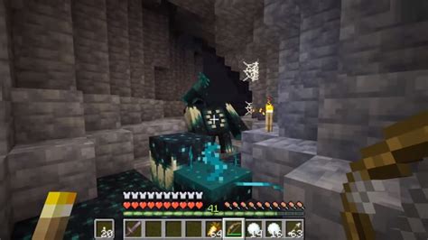 How To Fight A Warden In The Minecraft Caves And Cliffs Update Gamepur