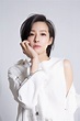 賴雅妍捐出第一次 一開賣就上飆5萬 - 自由娛樂