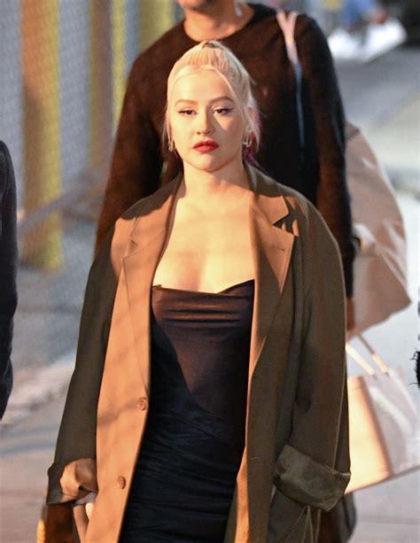 3:45 128 кбит/с 3.3 мб. Christina Aguilera - Outside Jimmy Kimmel Live in Los Angeles 03/10/2020 • CelebMafia