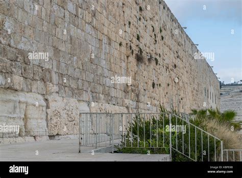 Southern Wall Of Jerusalem Temple Stock Photo Alamy