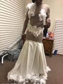 Mom Shares Daughter S Prom Dress Fail On Facebook Daily Mail Online
