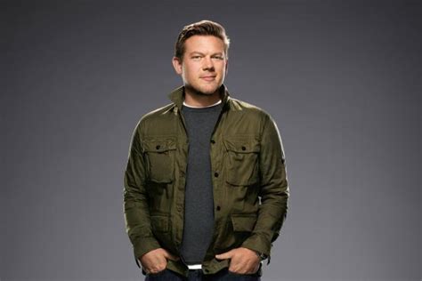 In a mixing bouwl, combine the ingredients with a fork until evenly moistened. Tyler Florence Bio | Tyler Florence | Food Network