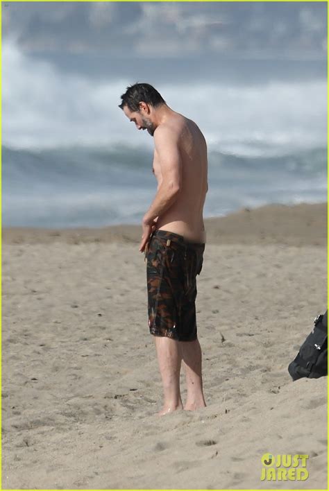 Keanu Reeves Looks Fit Shirtless At The Beach In Malibu Photo 4514908