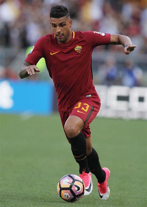 Emerson palmieri dos santos date of birth: Chelsea close in on double deal for Edin Dzeko and Emerson ...