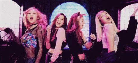 Blackpink Gif GIF Blackpink Gif Boombayah Rosé And Jennie Rosé And
