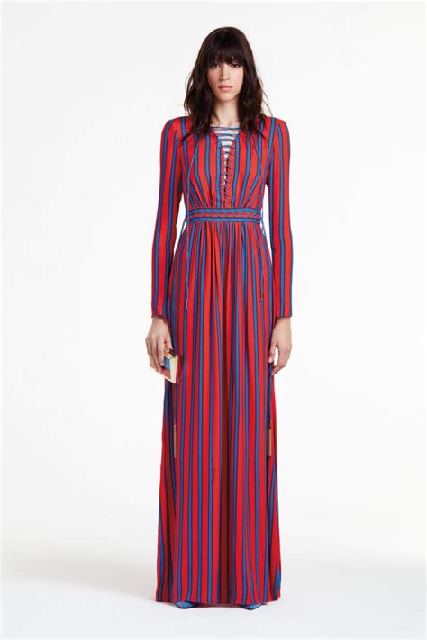 As an interested party, having read the privacy policy statement ,drawn up pursuant to european regulation 2016/679, i expressly consent to the processing of my personal data for commercial purposes by elisabetta franchi, including sending marketing. Elisabetta Franchi autunno inverno 2016 2017 collezione ...