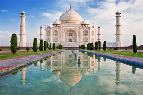 Taj Mahal One Of The Seven Wonders Of The World Oyo Hotels Travel Blog