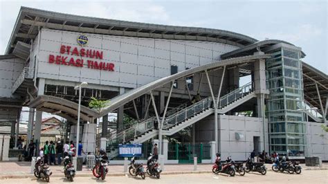 Warga Jajal Stasiun Bekasi Timur Yang Baru Foto