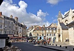Poitiers à Poitou-Charentes | France, Street view, Notre dame