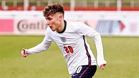 Liverpool Set To Sign Newcastle Teenager Bobby Clark Us