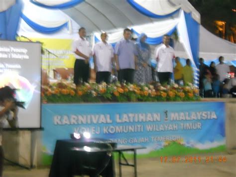 Sudahkah anda membuat keputusan kolej komuniti manakah yang ingin anda pilih? Unit Penerangan Kolej Komuniti Bentong: Karnival Latihan 1 ...