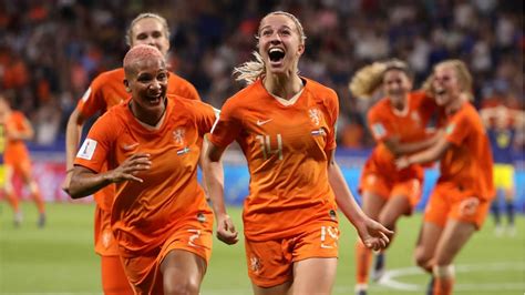 Fifa Womens World Cup 2019 Groenen Grabs Extra Time Winner As Netherlands Book World Cup Final