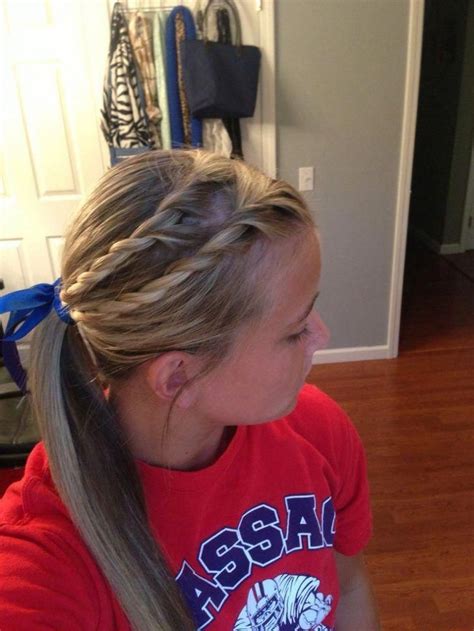 If you need a little inspiration for your next fitness hairstyle, perhaps these cute easy 'dos (and more complicated ones) will do the trick. Cute Softball Hairstyles #Shorthairbraids | Sports ...