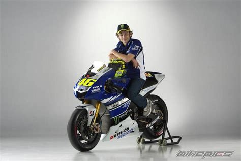 Bikepics 2014 Yamaha Yzr M1