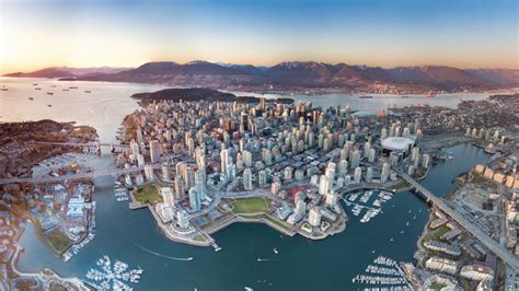 Read this housing market predictions 2021 guide to determine how things might take a turn with the ongoing pandemic. Vancouver homes to cost an average of $1.67 million in ...