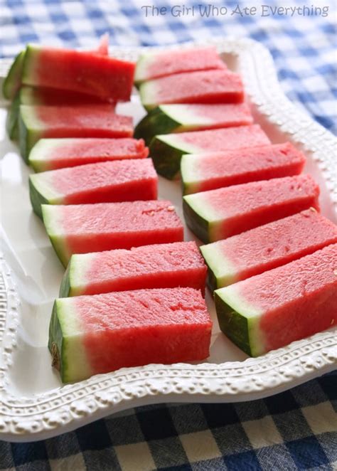 Jun 08, 2021 · how to cut watermelon 10 ways 1. How to Cut a Watermelon into Sticks - The Girl Who Ate ...
