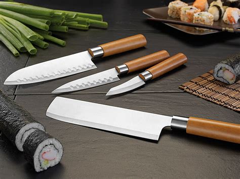 Couteaux de cuisine pro en inox pas cher avec Santoku et Nakiri