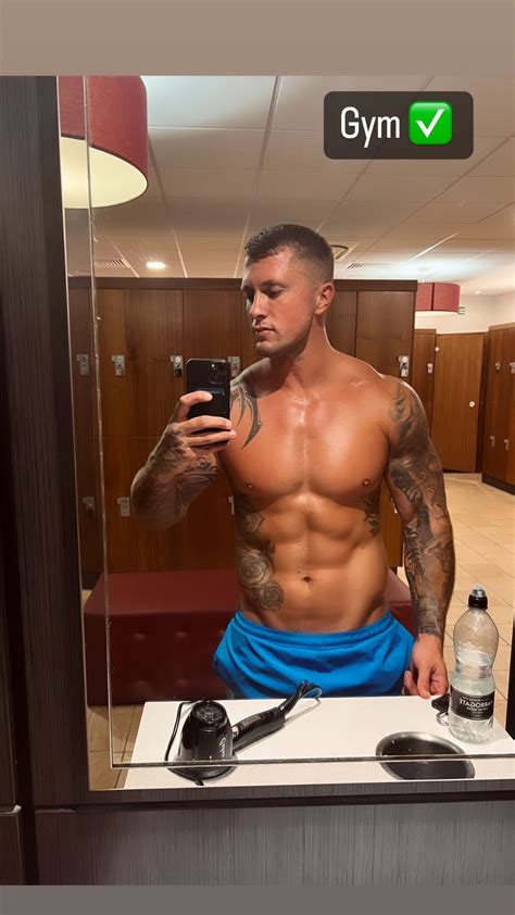 Hollyoaks Off The Charts Dan Osborne Shirtless On Insta Story