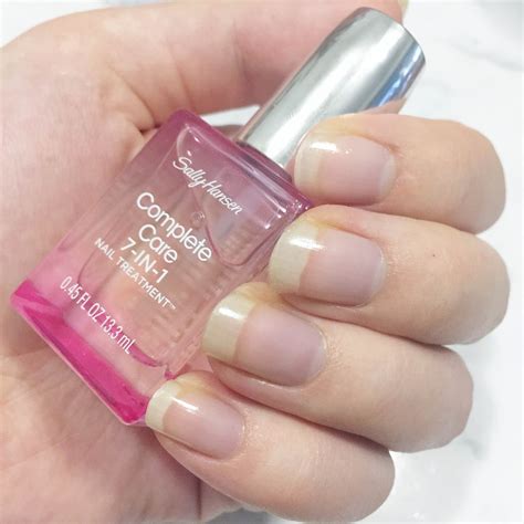 Glossy Situations: Sally Hansen Complete Care 7 in 1 Nail Treatment Review