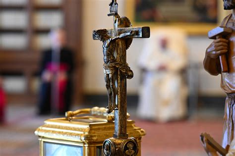 Public Schools Can Display Crucifix When Decided Democratically Court Rules National Catholic