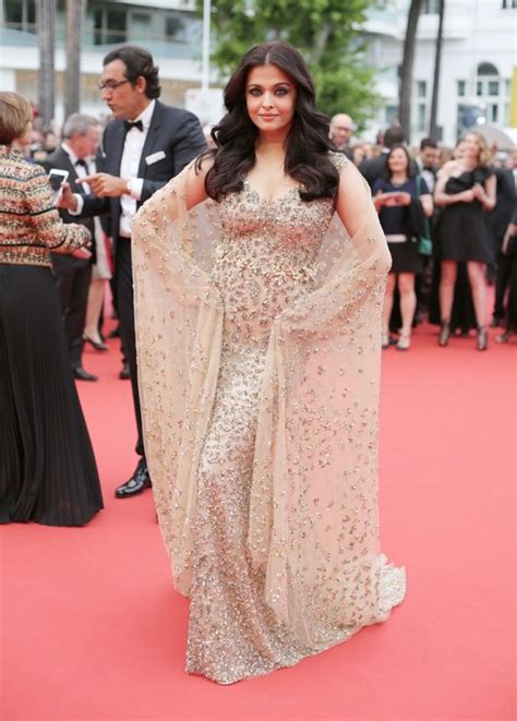 Cannes 2016 Aishwarya Rai Bachchan Steals The Show In Golds Red And