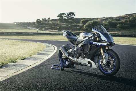 The closest thing ever to the multi‑championship winning motogp yzf‑m1 ‑ and the pinnacle of superbike performance. Gebrauchte und neue Yamaha YZF-R1M Motorräder kaufen