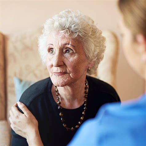 Learn To Spot Early Signs And Symptoms Of Alzheimers Disease And Find Out What To Expect From