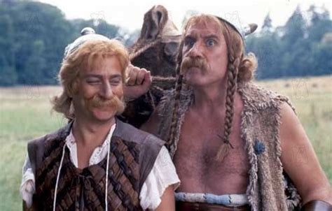 Cléopâtre, la reine d'égypte, décide, pour défier l. film asterix et obelix contre cesar