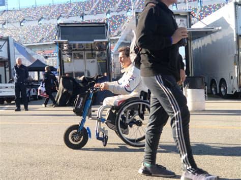 🏆handcyclist • 🏎 racing driver • 🏊‍♀️ironman 🇮🇹 4 paralympic golds & 10 championship golds 🥇 obiettivo3.com. Paralympic gold medalist Alex Zanardi on how he's able to ...