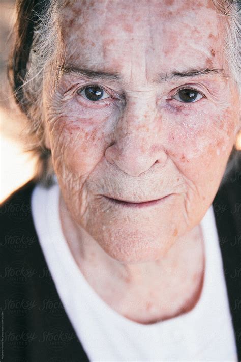 Senior Woman Portrait Grandmother Face Closeup Del Colaborador De