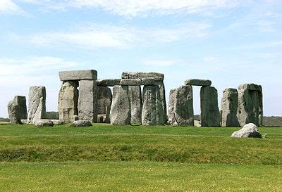 Stonehenge is the uk's unmissable wonder. Encyclopedia: Stonehenge