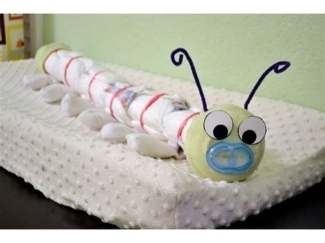 More cute baby gift ideas: DIY Baby Shower Gift - Diaper Caterpillar | Celeb Baby Laundry