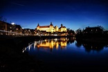 Schloß Neuburg an der Donau nachts beleuchtet Foto & Bild | world ...
