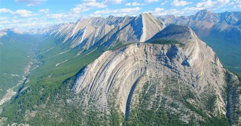 10 Amazing Geological Folds You Should See Geology In