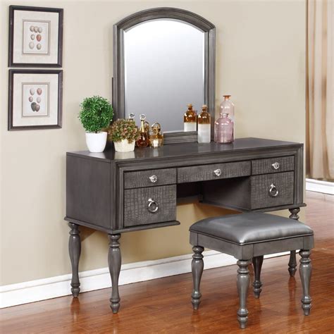 As the name depicts, these dressing tables have an antique look but modernized with stonking factors of vanity set with round mirror and dual sliding drawers. Rosdorf Park Florine Vanity Set with Mirror & Reviews ...