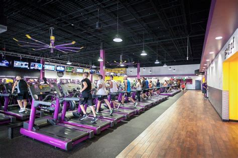 Tips For The Mature Mom Heading To The Gym Planet Fitness Workout Planet Fitness Membership