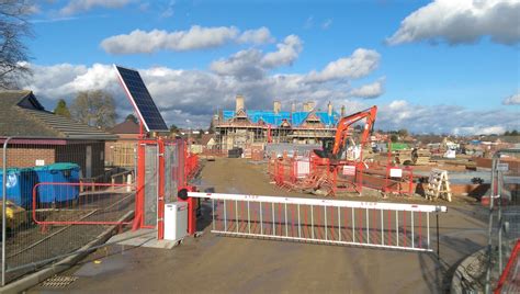 Construction Site Barrier - Solar Gates UK - M25