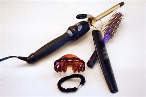 Clean iron, cast, rust, metal, surface, burnt, flat for hair, hot tools curling, plate, plate, base so, cleaning iron things is a must to do. How to Clean the Burnt-on Mess from Your Curling Iron | LEAFtv