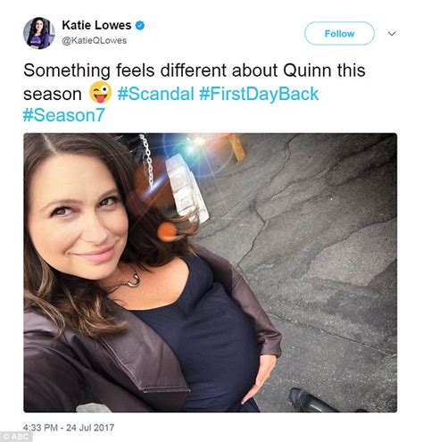 Scandals Katie Lowes Shows Off Baby Bump On Social Media Daily Mail