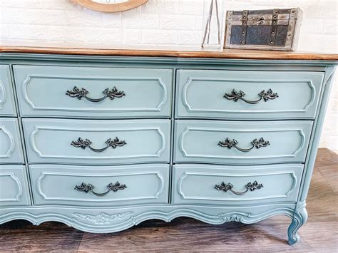 How To Blend Chalk Paint Like A Pro Dresser Makeover Thrifted Nest
