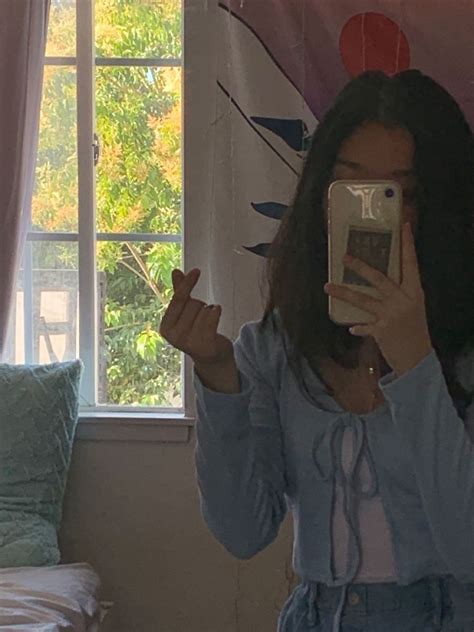 Instagram Hidden Face Mirror Selfie Short Hair La Nueva Tendencia Del